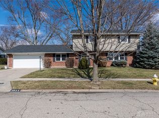 1025 Carlo Dr, Dayton, OH 45429