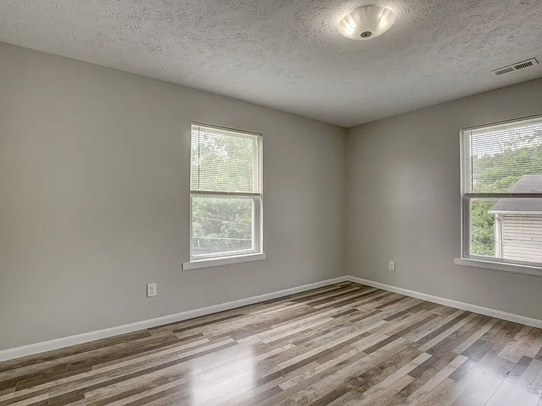 4489 Ammon Ave — Photo 13