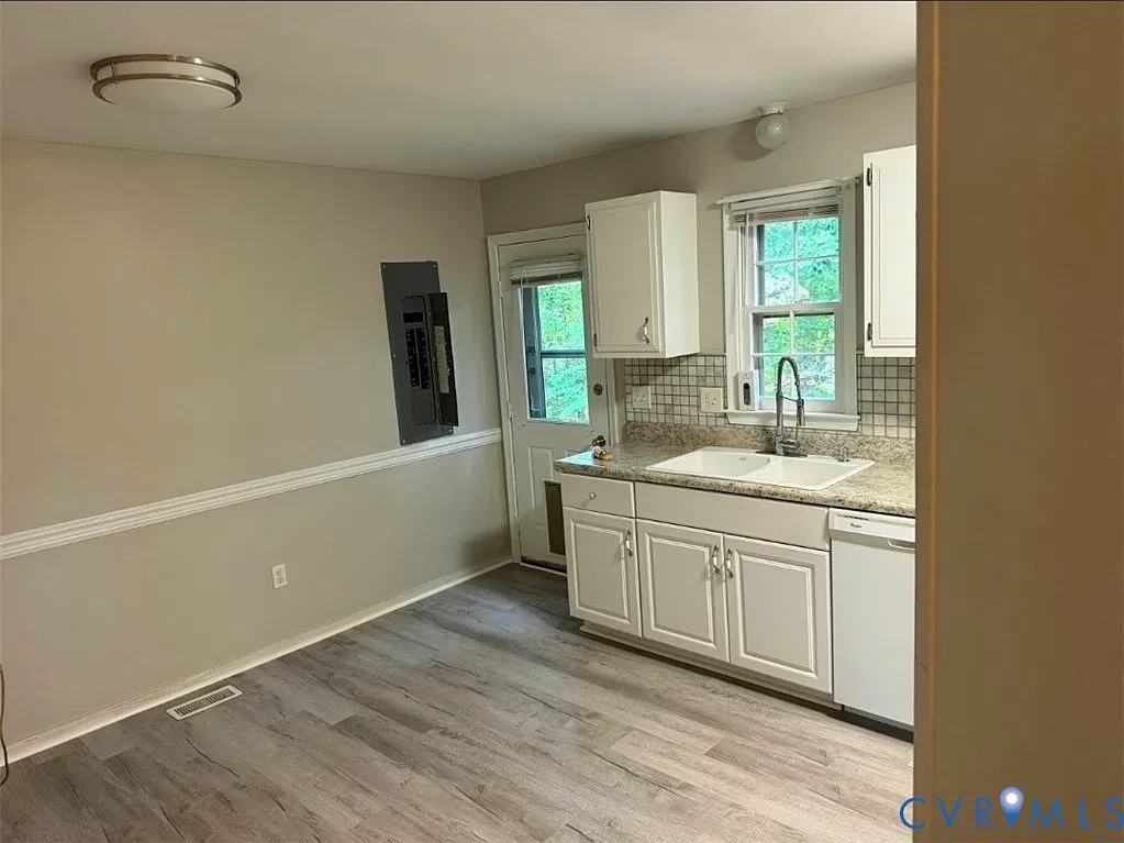 3 bed, 2.0 bath, 1224 sqft, $2,199 — Photo 3