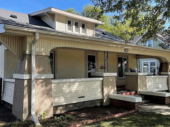 2nd image of 418 N Burlington Ave