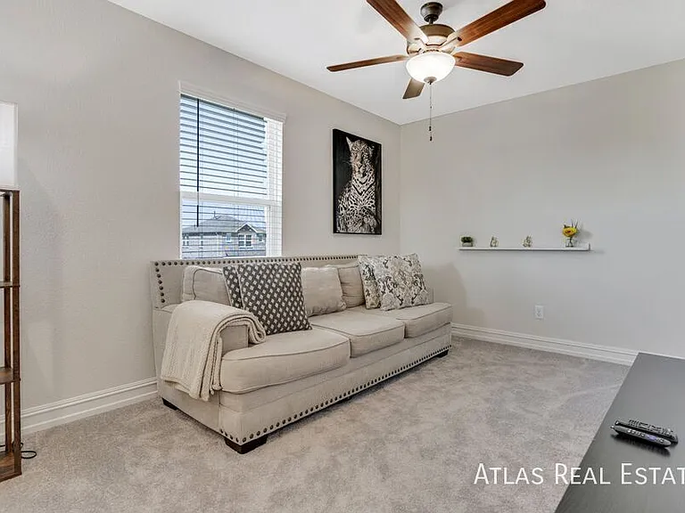 741 Creekwater Ln — Photo 9