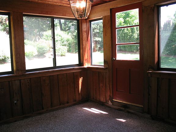 2nd image of 110 Philip Pl