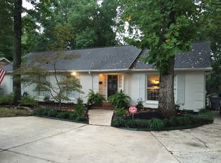 5633 Sharon Rd, Charlotte, NC 28210