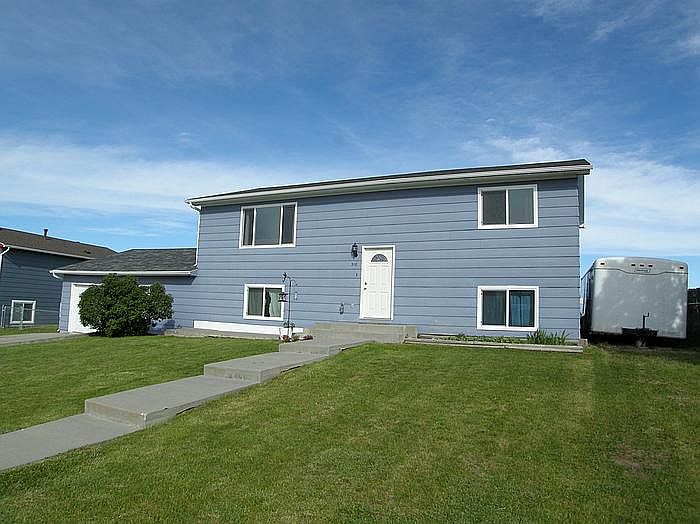 1st image of 318 Willow Creek Dr.