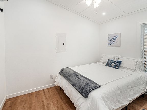 4th image of 204 Marlin St #29