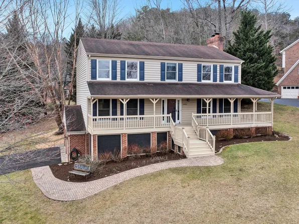 4406 Kings Court Dr, Roanoke, VA 24018