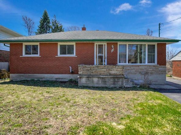 303 Dixon St, Kitchener, ON N2G 3G1
