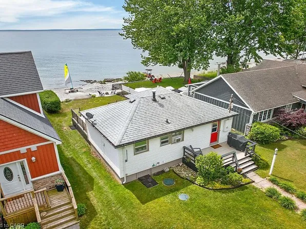 12075 Augustine Rd, Wainfleet, ON L0S 1V0