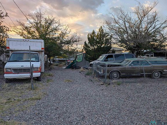 4th image of 206 N Riverside Dr