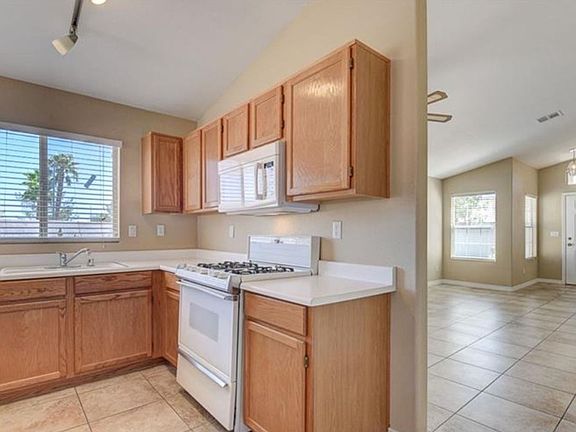 3rd image of 8100 W Gilmore Ave