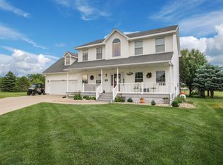 208 Lexington Ct, Elk Point, SD 57025
