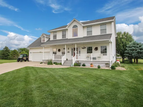 208 Lexington Ct, Elk Point, SD 57025