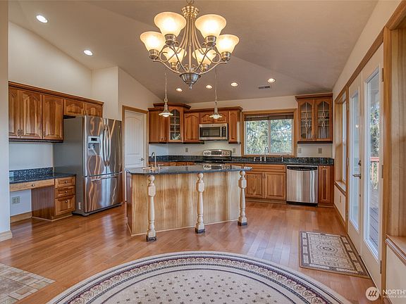 4th image of 288 N Wynoochee Drive SW