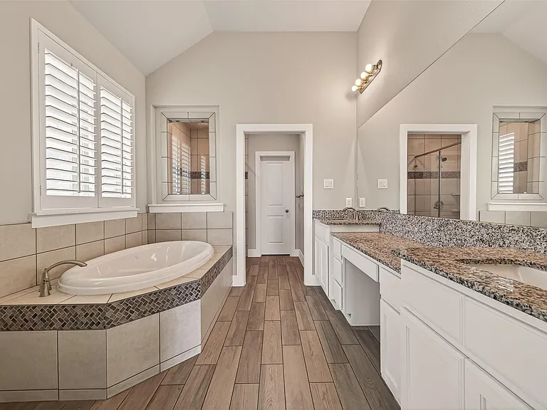 2619 Lilac Point Ln — Photo 39