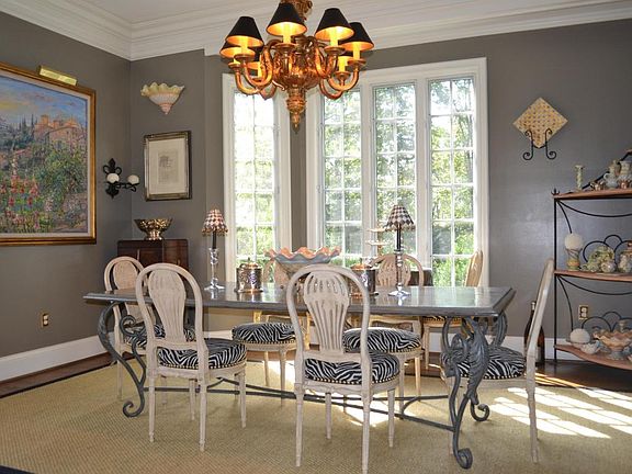 5th image of 315 Knight Ln