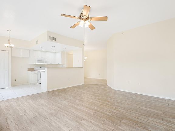 5th image of 7715 Yardley Drive #114