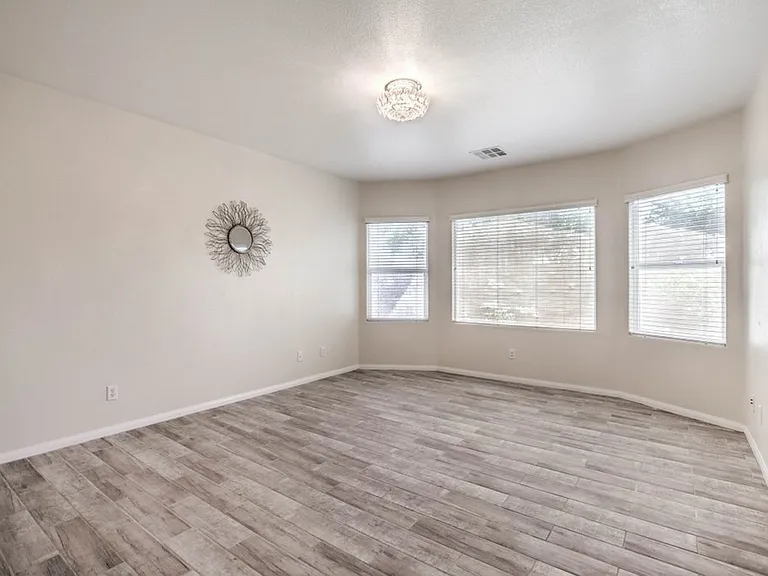 10517 Howling Coyote Ave — Photo 18