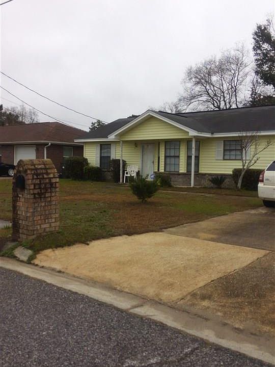 1st image of 816 Christian Dr