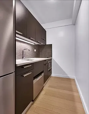 Rented by Manhattan Realty Group | media 8