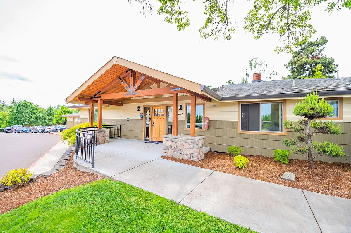 Building Photo - Aspen Grove Apartments