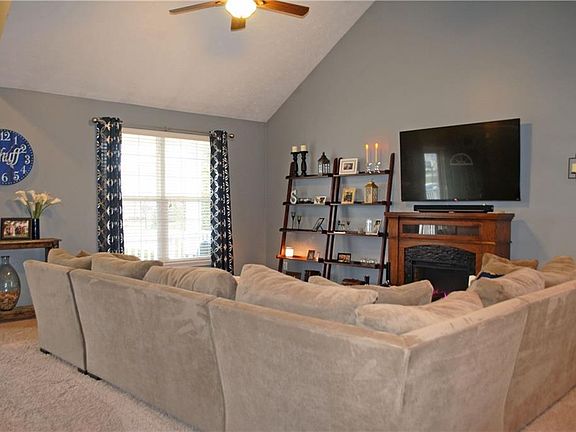 4th image of 13095 Tannenweg Way