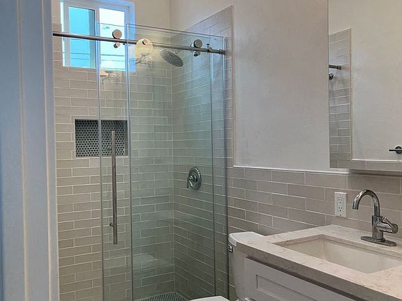 4th image of 3528-3530 36th St #3532