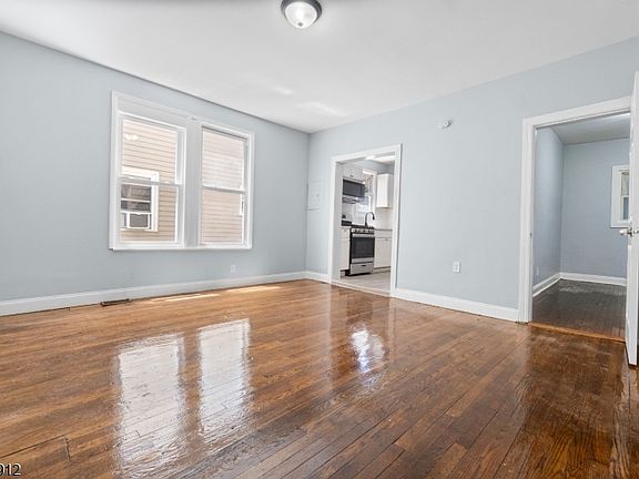 3rd image of 440 Summer Ave #1
