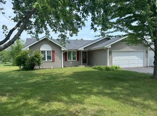 312 Oak St, Poplar Grove, IL 61065