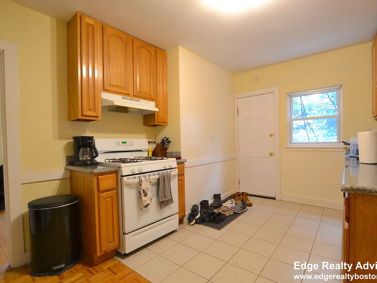 2 bed, 950 sqft, $2,700 — Photo 3