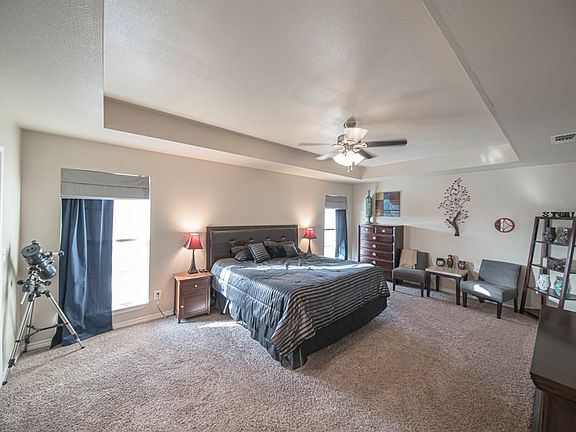 5th image of 1120 Laredo Dr