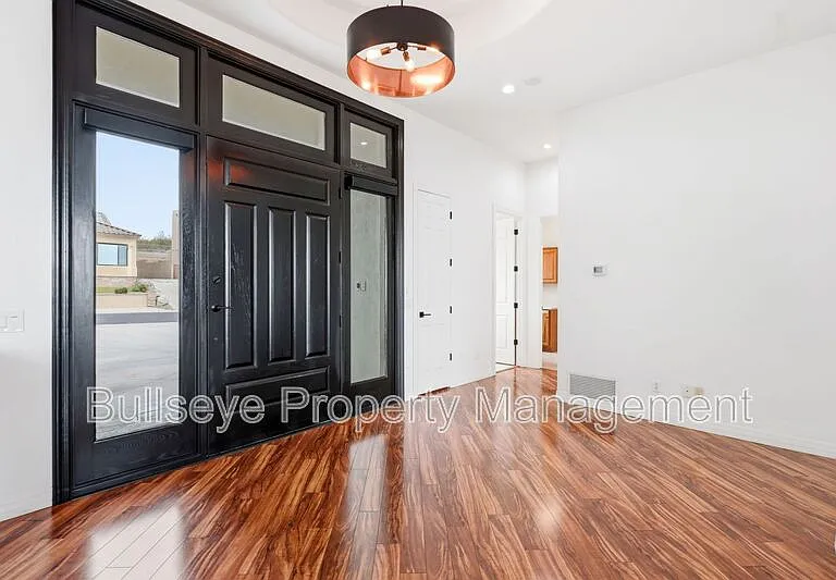 1527 E Villa Maria Dr — Photo 6