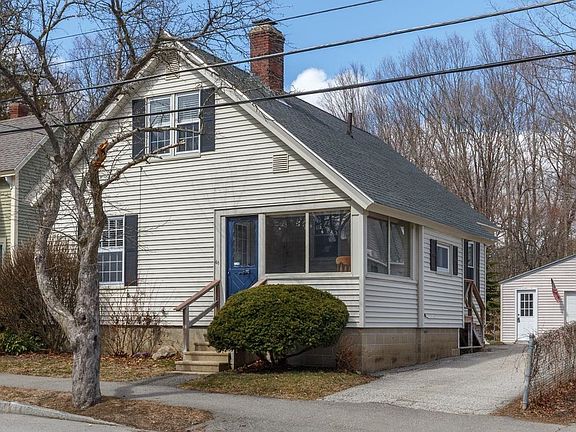 3rd image of 48 Beacon St