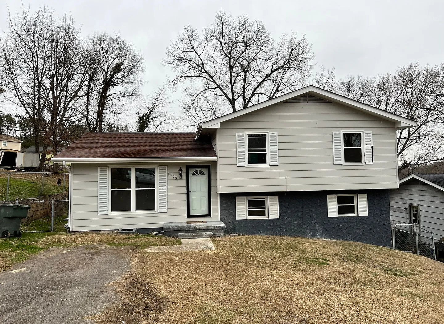 Coming Soon! 4 Bed/2bath For Rent! — Photo 1