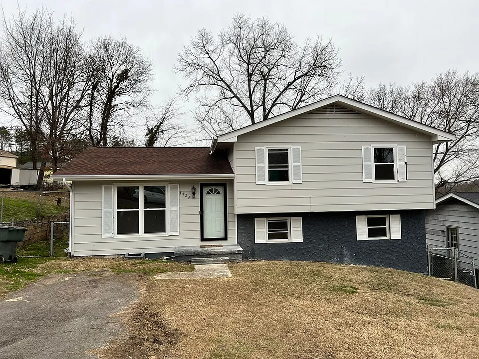 1429 Carousel Rd