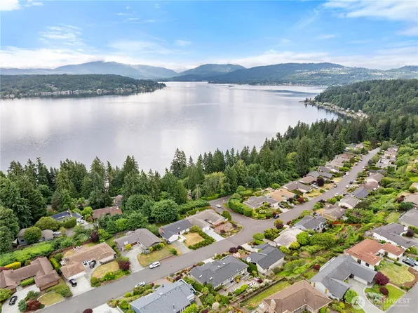 413 174th Place NE, Bellevue, WA 98008
