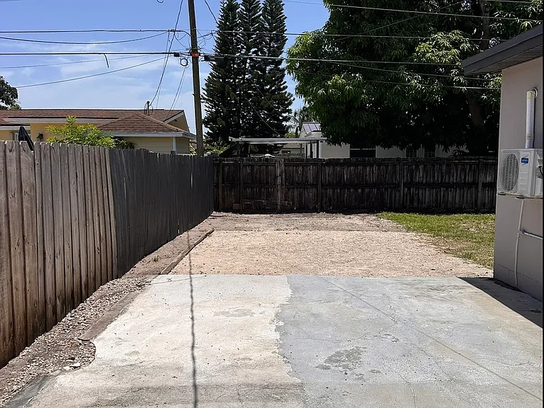 7120 SW 10th St #1 — Photo 10