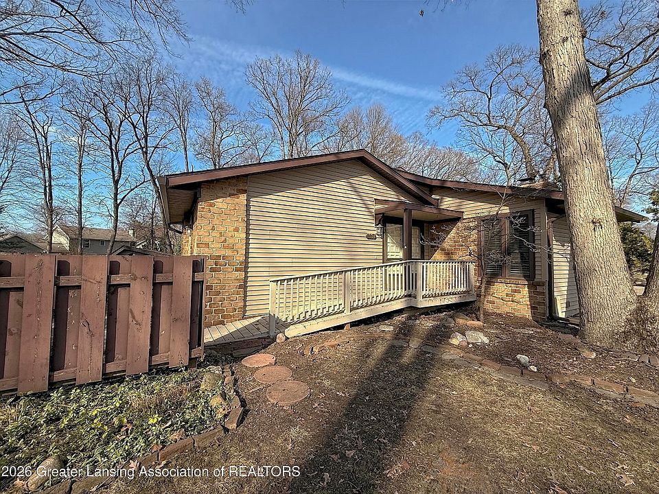 1st image of 2551 Chatham Woods Dr SE