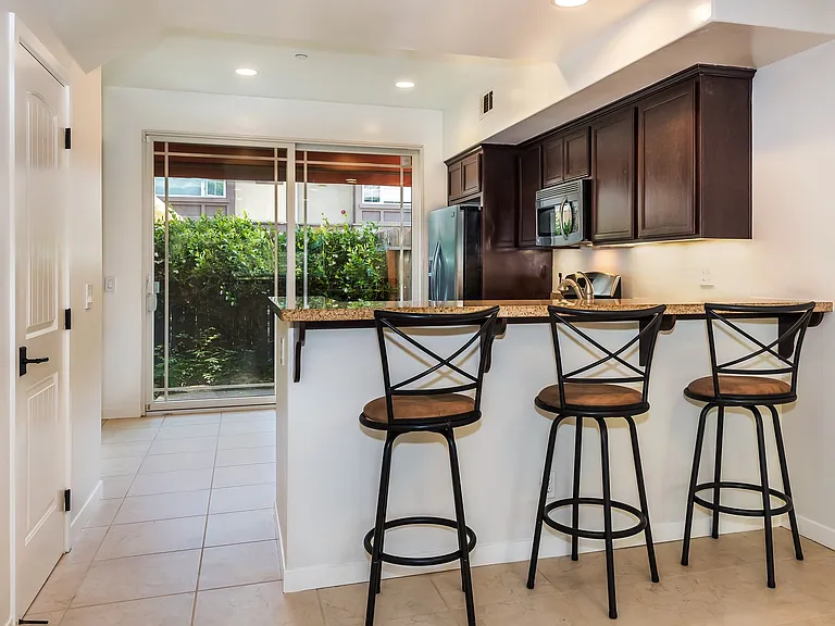 345 Kellogg Way #16 — Photo 5
