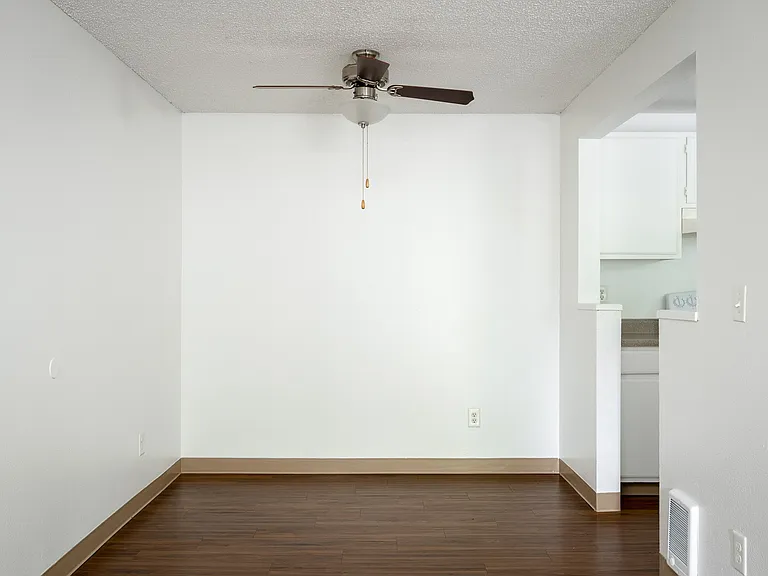 Riverwood Heights | Dining Room