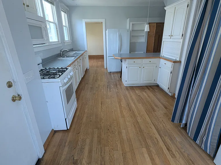 297 Dartmouth St — Photo 3