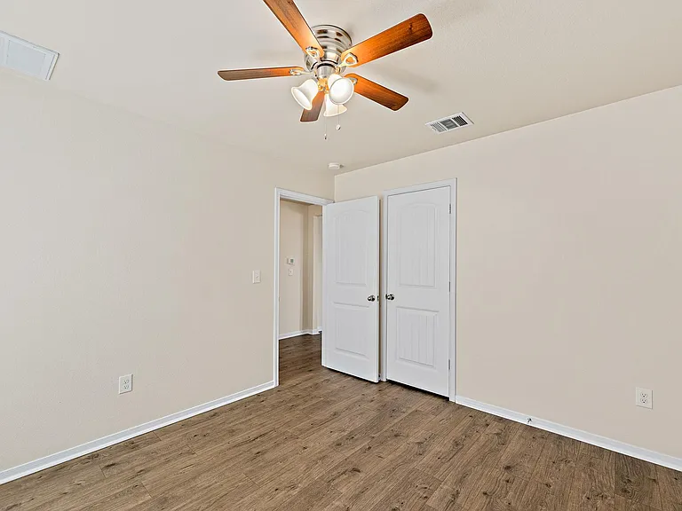 5916 Montrelia Dr — Photo 22