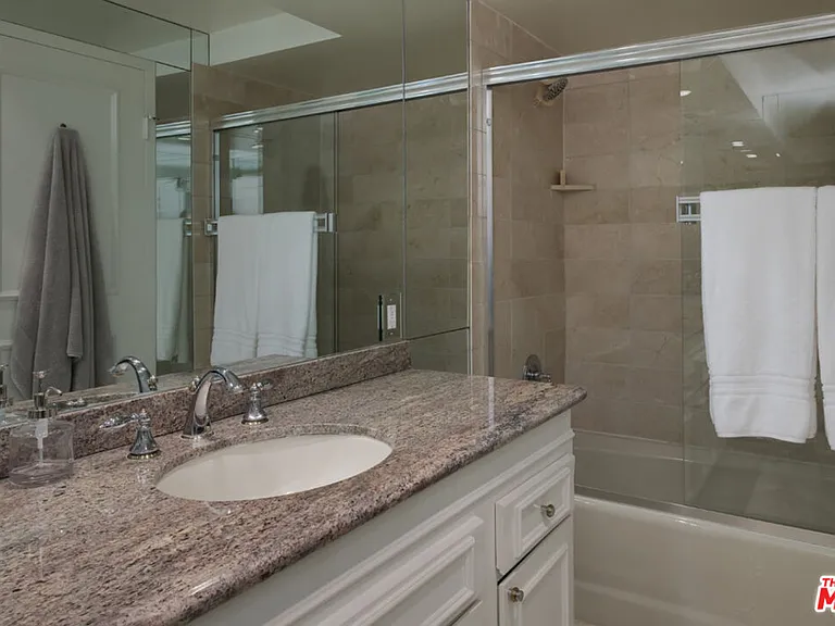 4267 Marina City Dr #908 — Photo 12