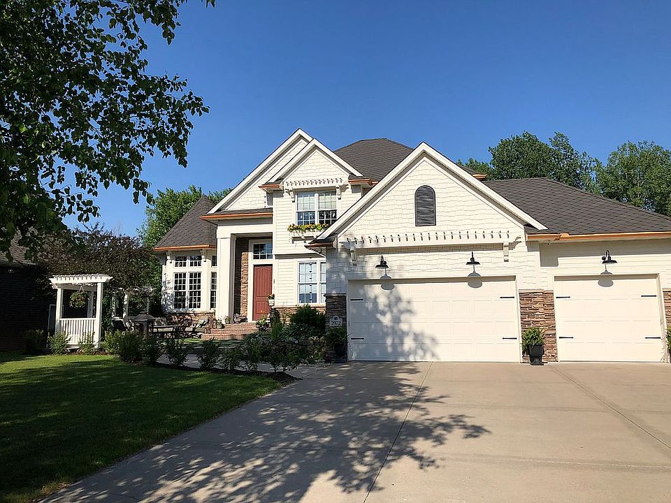 1st image of 2972 Aspen Lake Dr NE