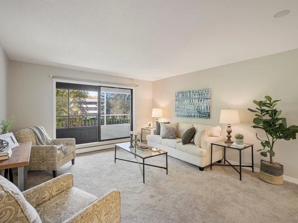 7510 Cahill Rd APT 215B, Edina, MN 55439