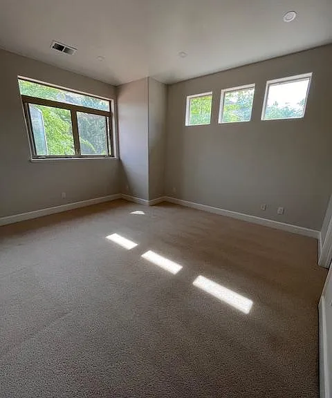 Upstairs bedroom / guest suite #2