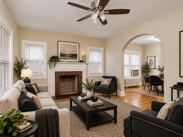820 W 11th St APT 1, Waynesboro, VA 22980