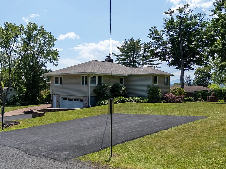 111 Woodland Ave — Photo 5