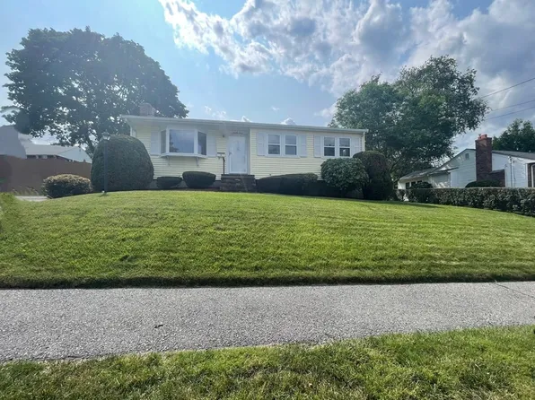 93 Fales Ave, Norwood, MA 02062