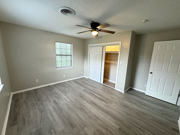 1055 Carr St, Vidor, TX 77662