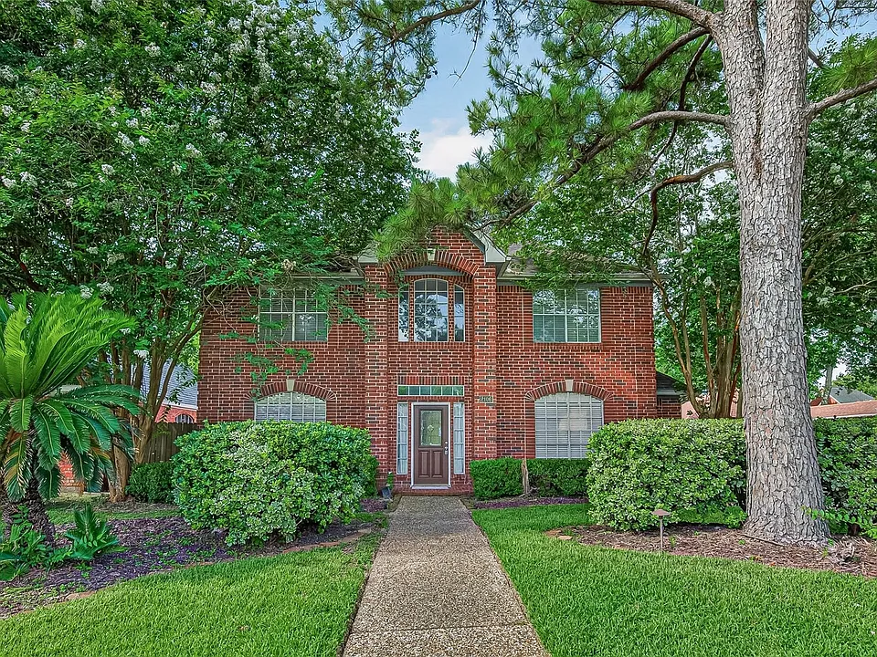2106 Avenida La Quinta St